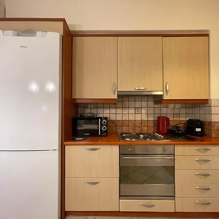 Apartamento Bright&cozy 2-bedroom Flat In Athens - Walk To Metro - Quiet&fully Equipped *